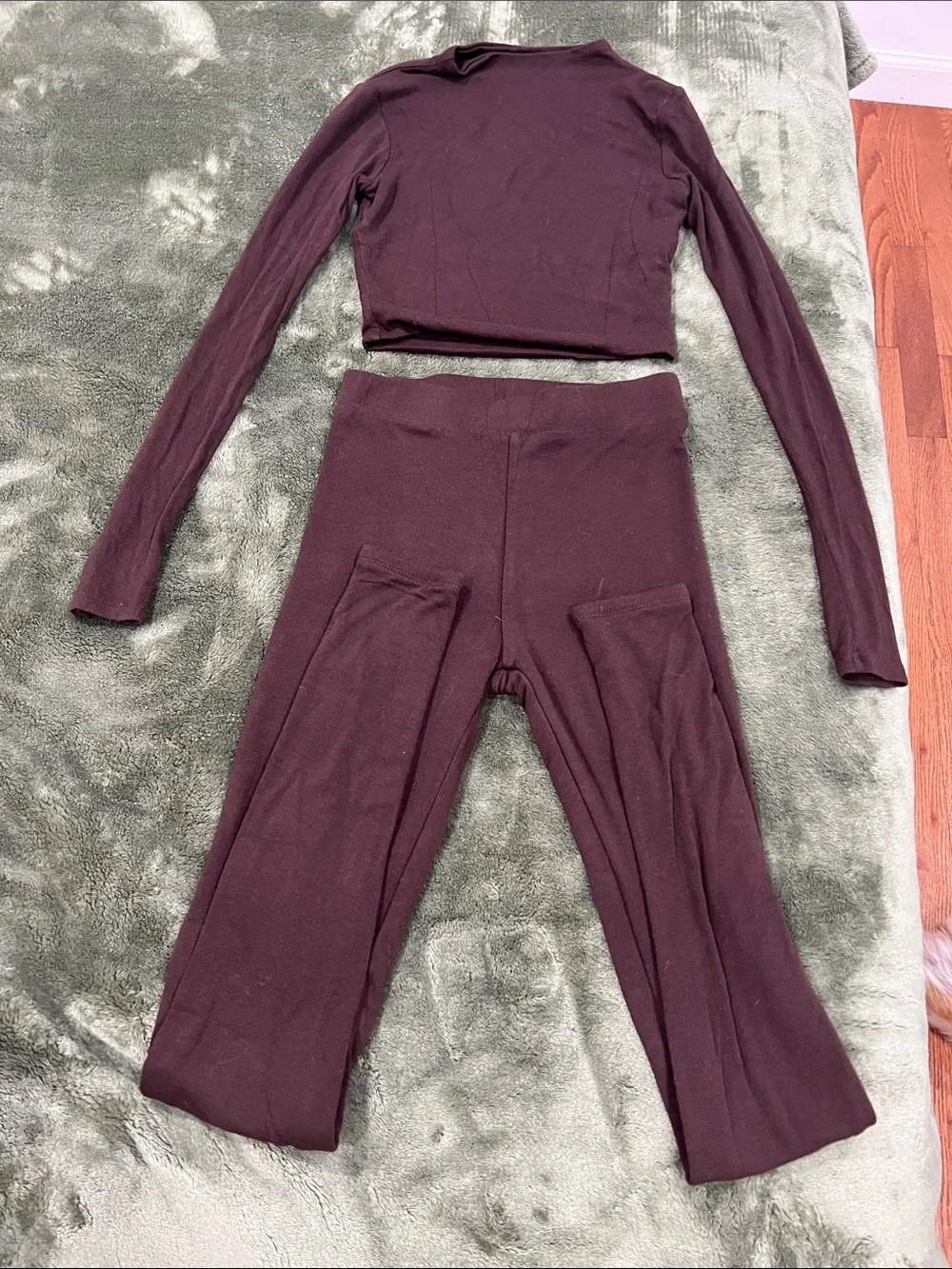 Two-Piece Ribbed Long Sleeve Crop Top and High-Waist Pants Set — Deep Plum